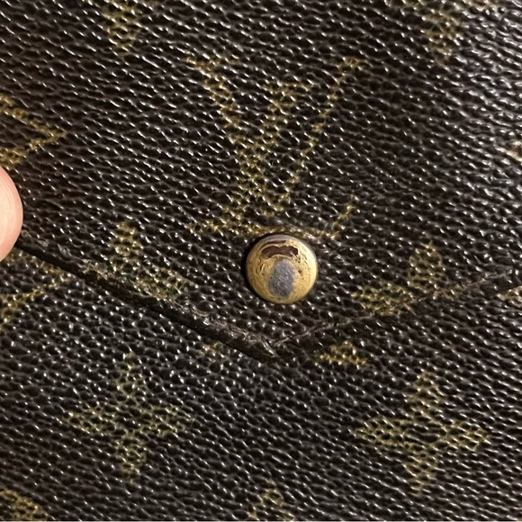 Vintage Louis Vuitton Wallet - Picture 7 of 7